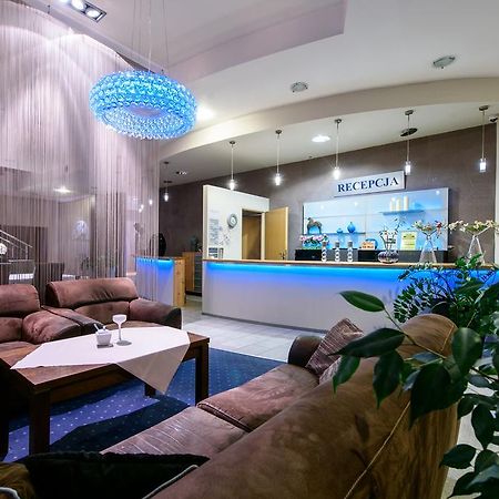 Hotel Nowy Dwor Тшебница Екстериор снимка