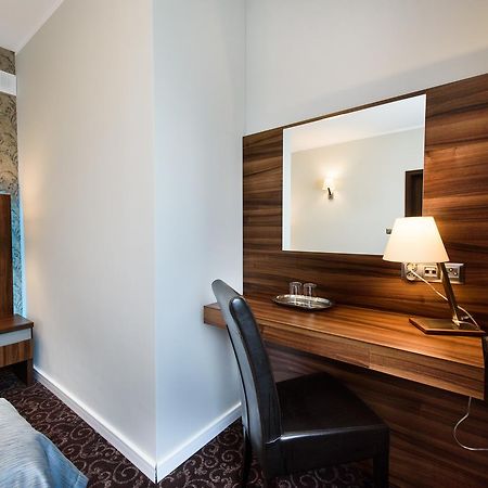 Hotel Nowy Dwor Тшебница Екстериор снимка