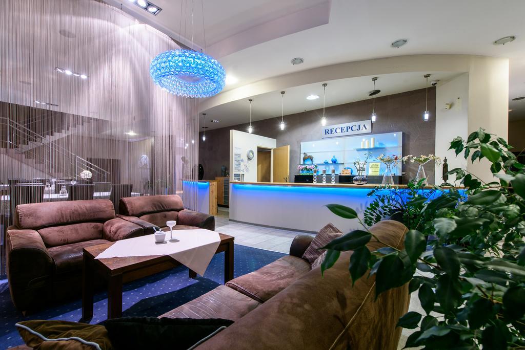 Hotel Nowy Dwor Тшебница Екстериор снимка