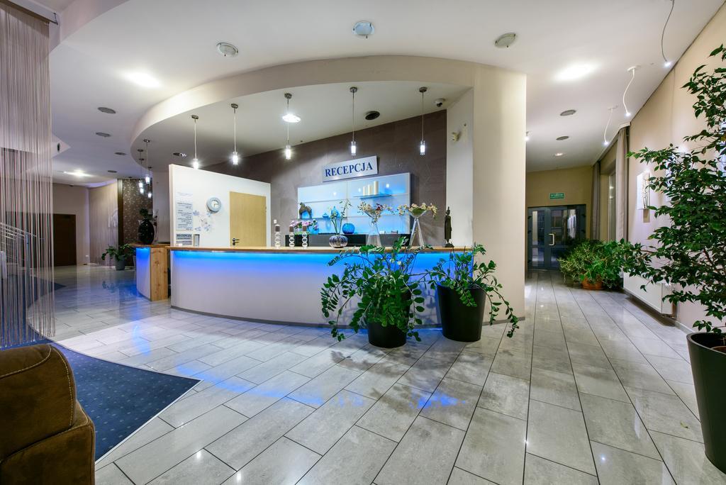Hotel Nowy Dwor Тшебница Екстериор снимка