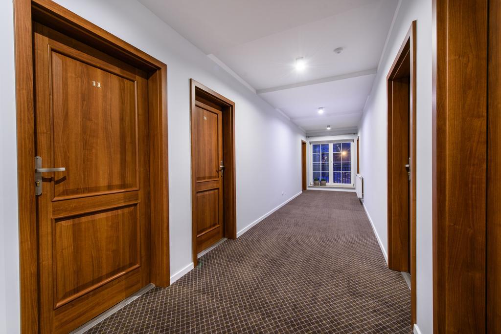 Hotel Nowy Dwor Тшебница Екстериор снимка