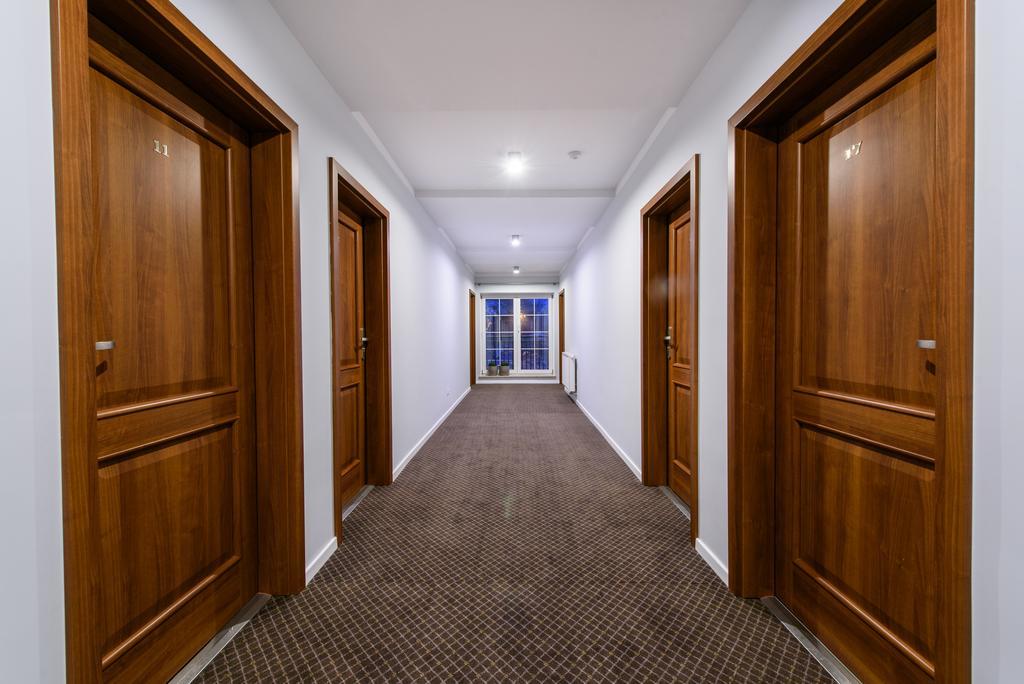 Hotel Nowy Dwor Тшебница Екстериор снимка