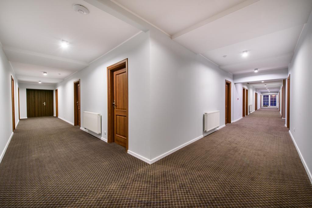 Hotel Nowy Dwor Тшебница Екстериор снимка