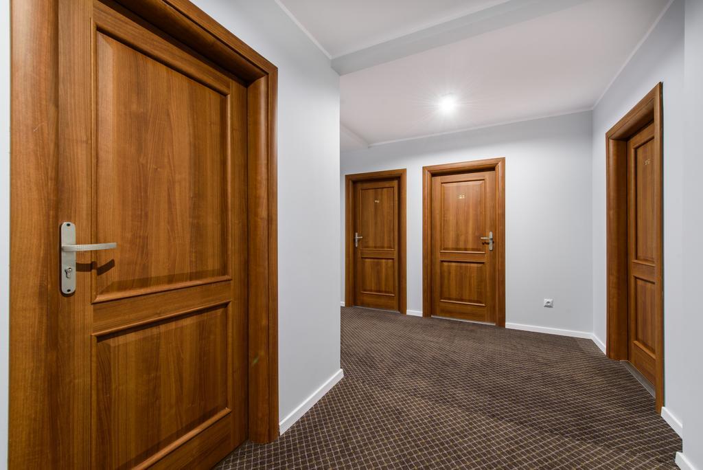 Hotel Nowy Dwor Тшебница Екстериор снимка