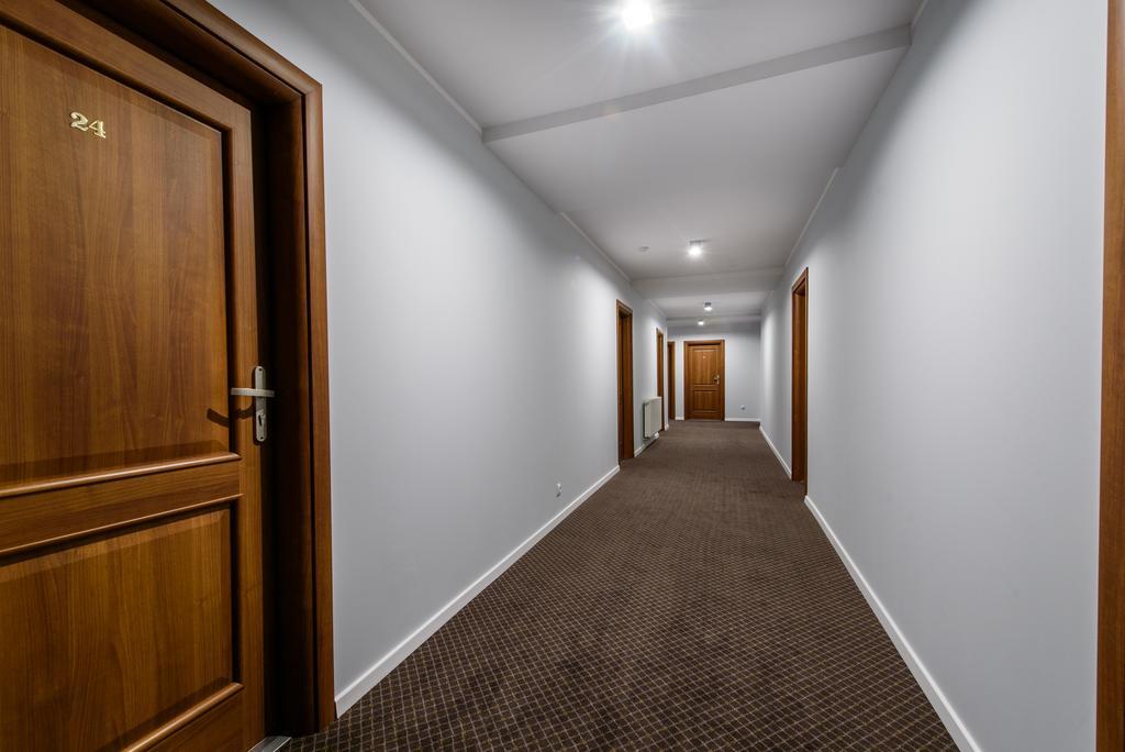Hotel Nowy Dwor Тшебница Екстериор снимка