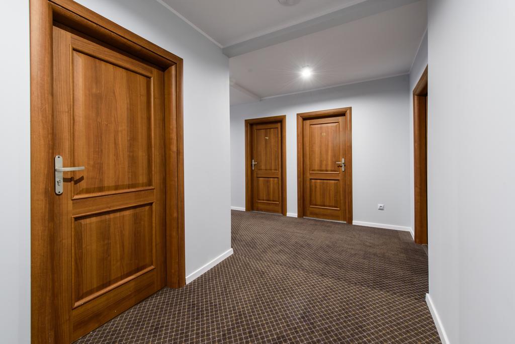 Hotel Nowy Dwor Тшебница Екстериор снимка