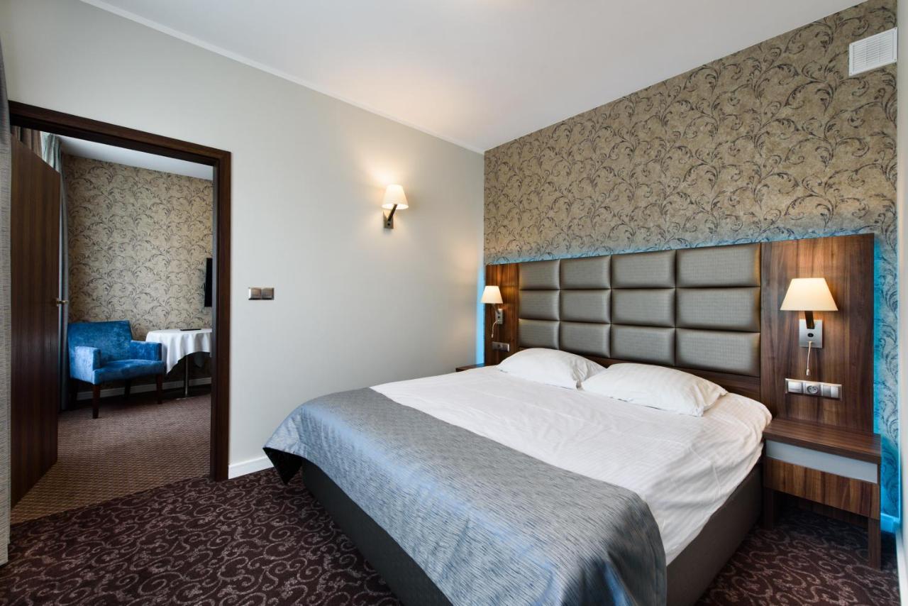 Hotel Nowy Dwor Тшебница Екстериор снимка