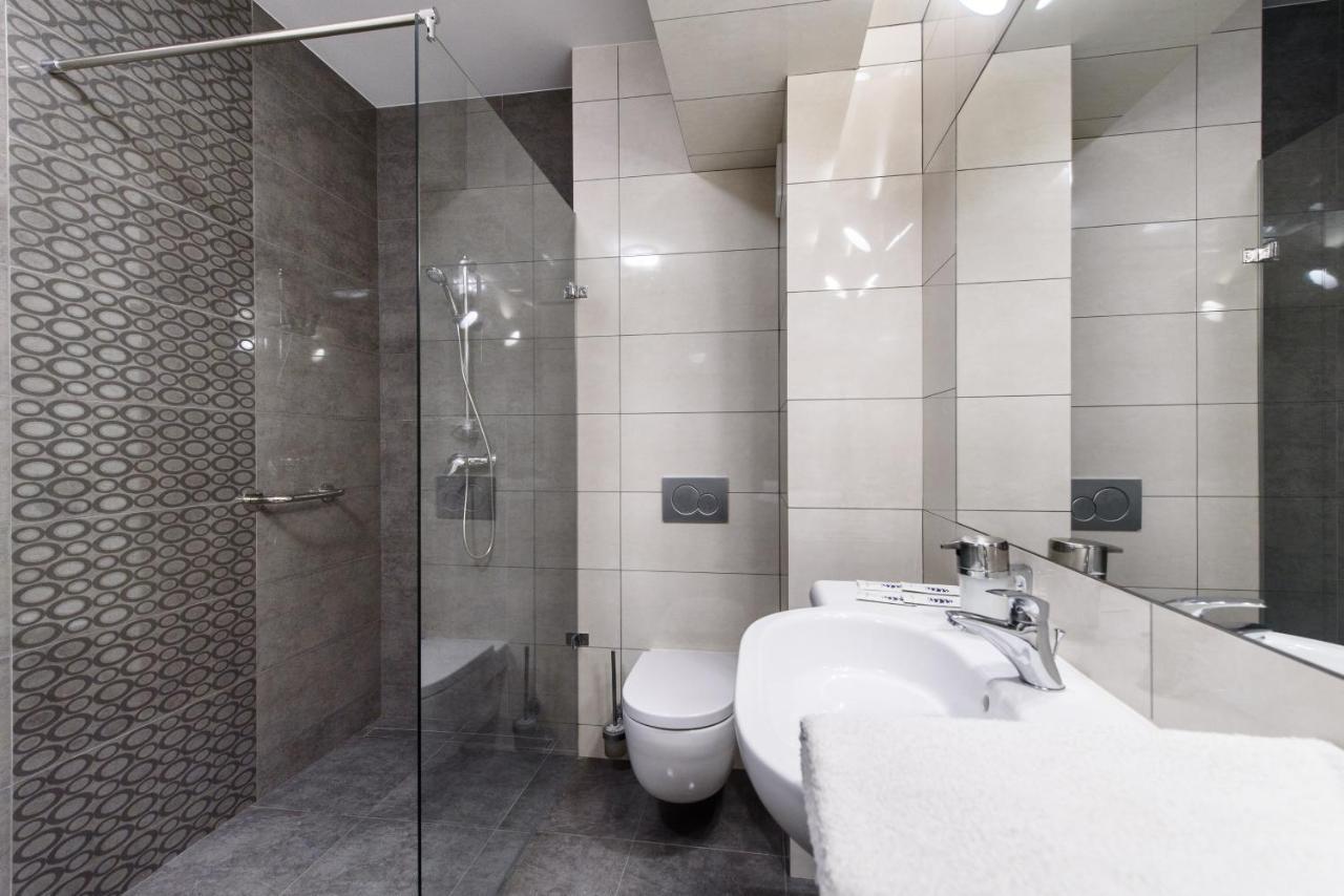 Hotel Nowy Dwor Тшебница Екстериор снимка